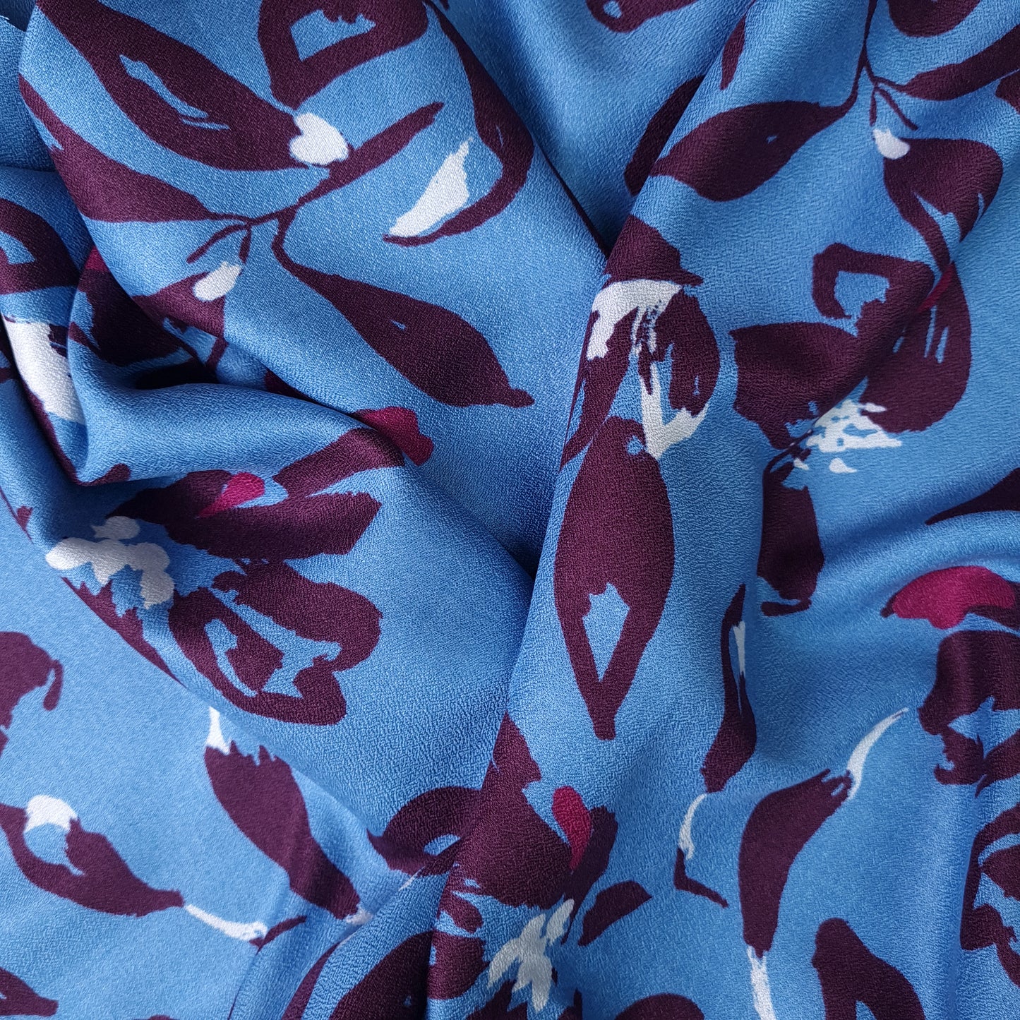 Viscose I Azul com flores marrons