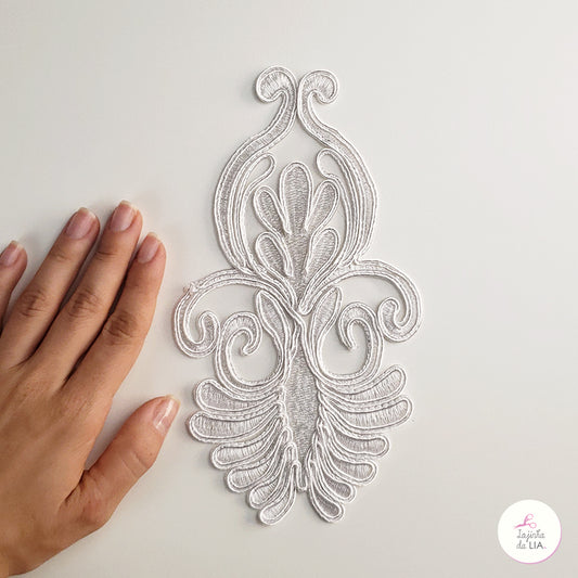 Aplicação de Arabesco Soutache