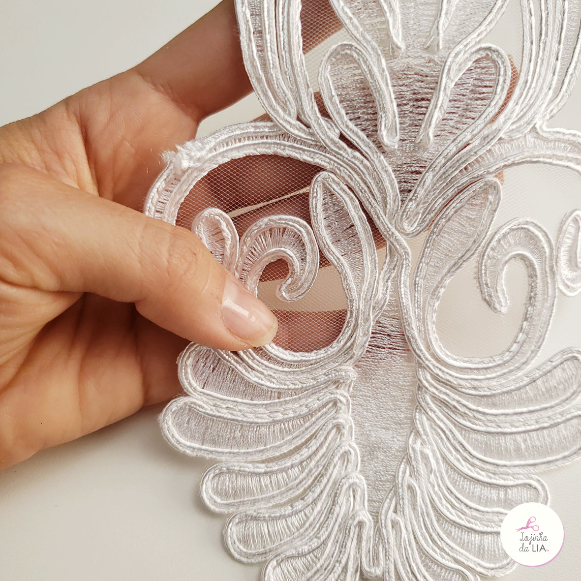 Aplicação de Arabesco Soutache